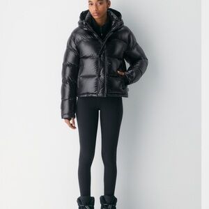 Aritzia Superpuff Shorty Hi-Gloss Shiny Black Puffer Jacket